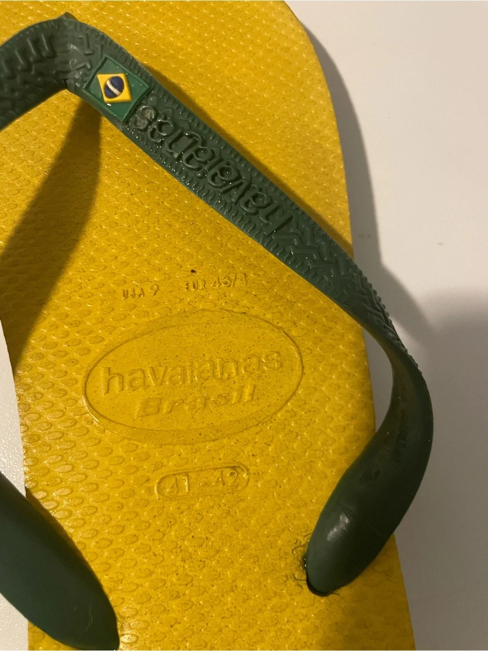 Havaianas Yellow Footbed with Green Straps Flip Flops sz9, 41-42